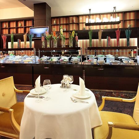 Royal Plaza Hotel And Casino Kapchagay Bagian luar foto